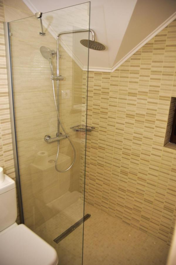 New House Hotel Curtea De Arges Exterior photo